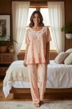 ⁦Women Three-Piece Pajama Set – Soft Printed Homewear⁩ - الصورة ⁦4⁩